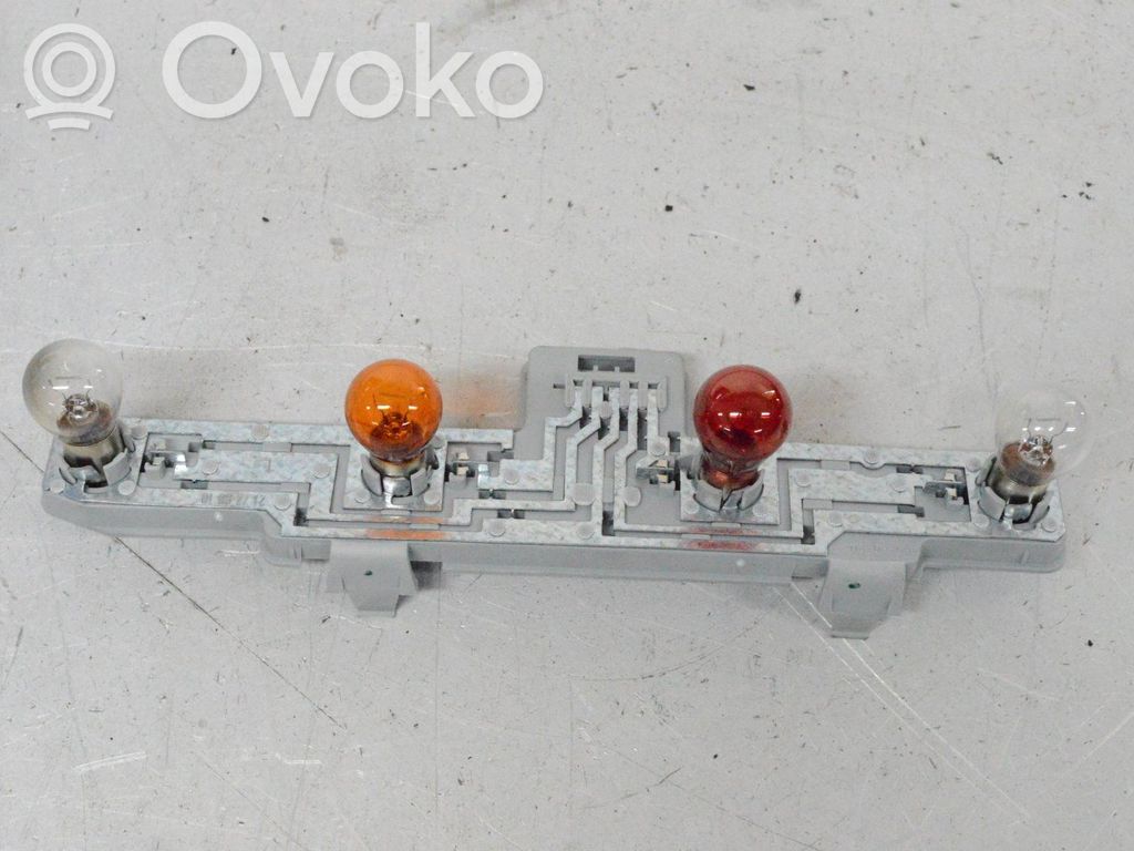 Opel Zafira B Porte ampoule de feu arrière