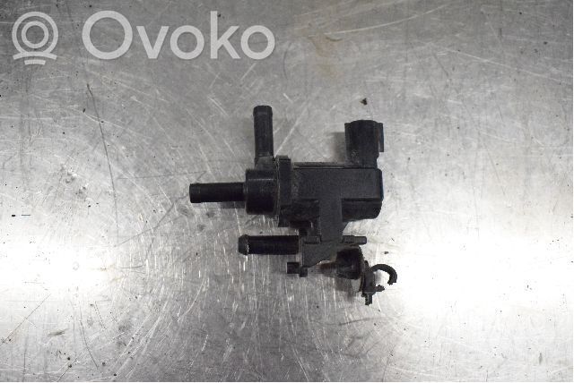 Válvula de vacío   9008091231