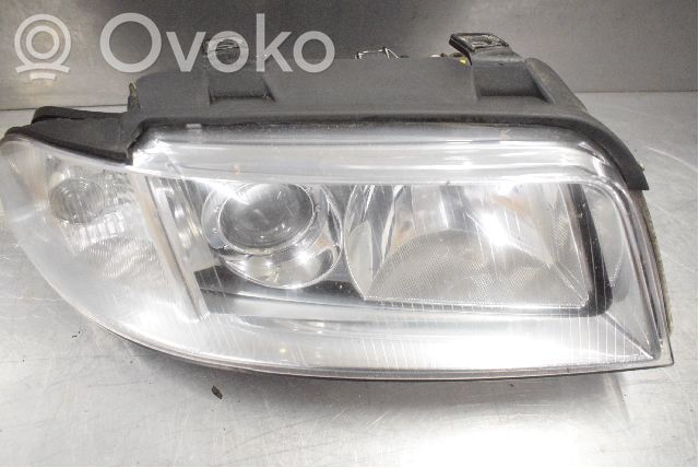 Audi A4 S4 B5 8D Faro/fanale 