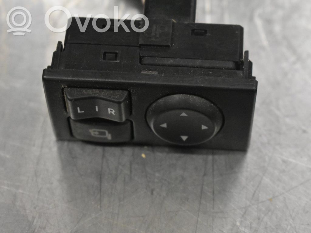 Isuzu D-Max Wing mirror switch 