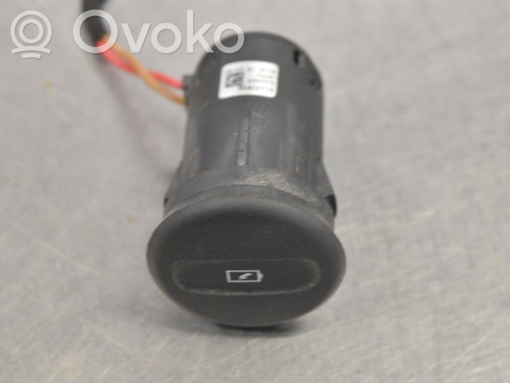 USB-Anschluss   32371570,32245950