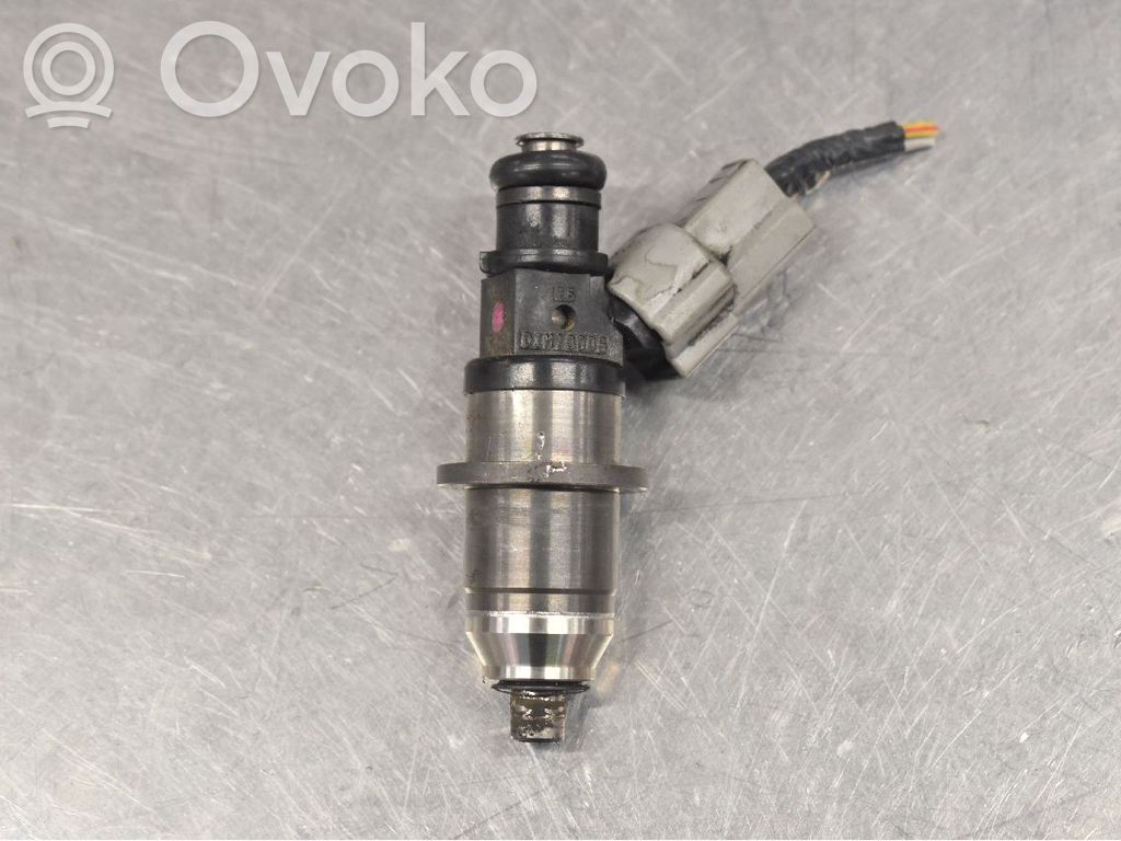 Mitsubishi Carisma Inyector de combustible 