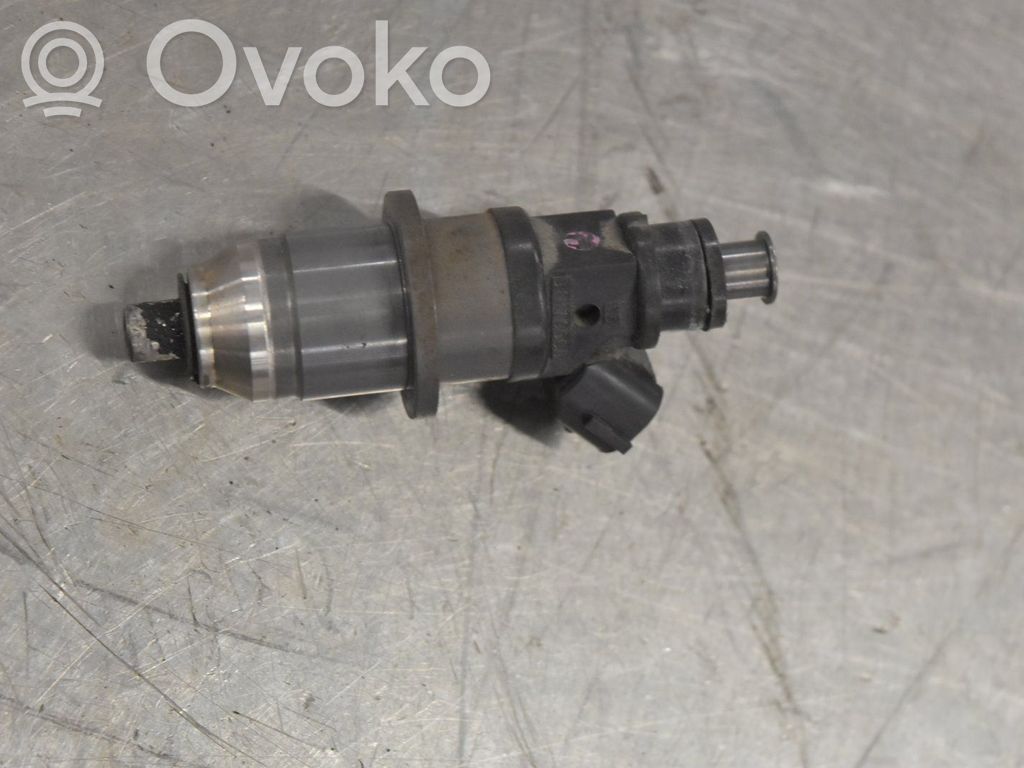 Mitsubishi Carisma Inyector de combustible 
