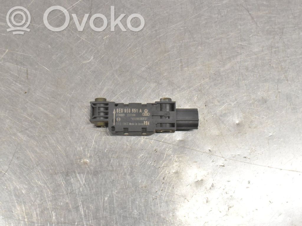Turvatyynyn törmäysanturi   8E0959651A