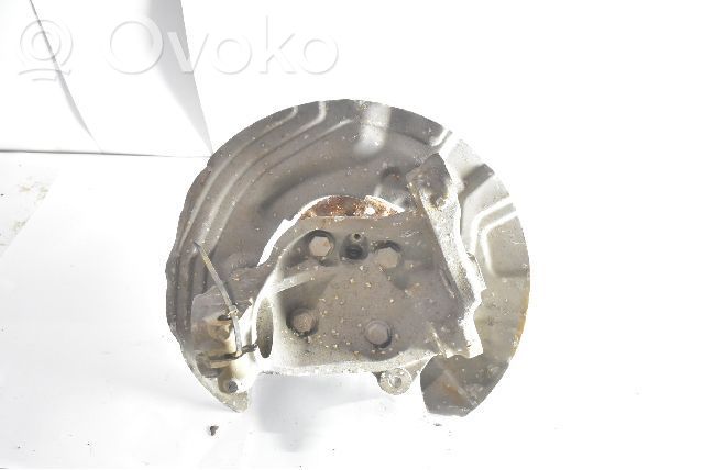 Front wheel hub spindle knuckle