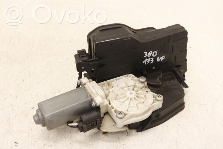 BMW 7 E65 E66 Centrālās atslēgas motoriņš 
