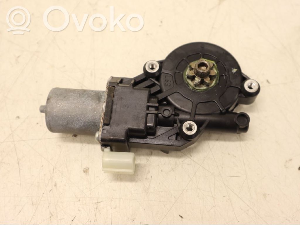 Mitsubishi L200 Silniczek podnoszenia szyby drzwi tylnych 