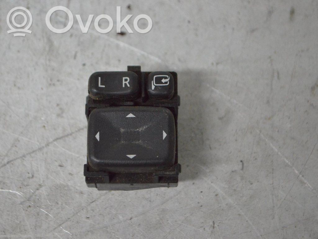Wing mirror switch   184643