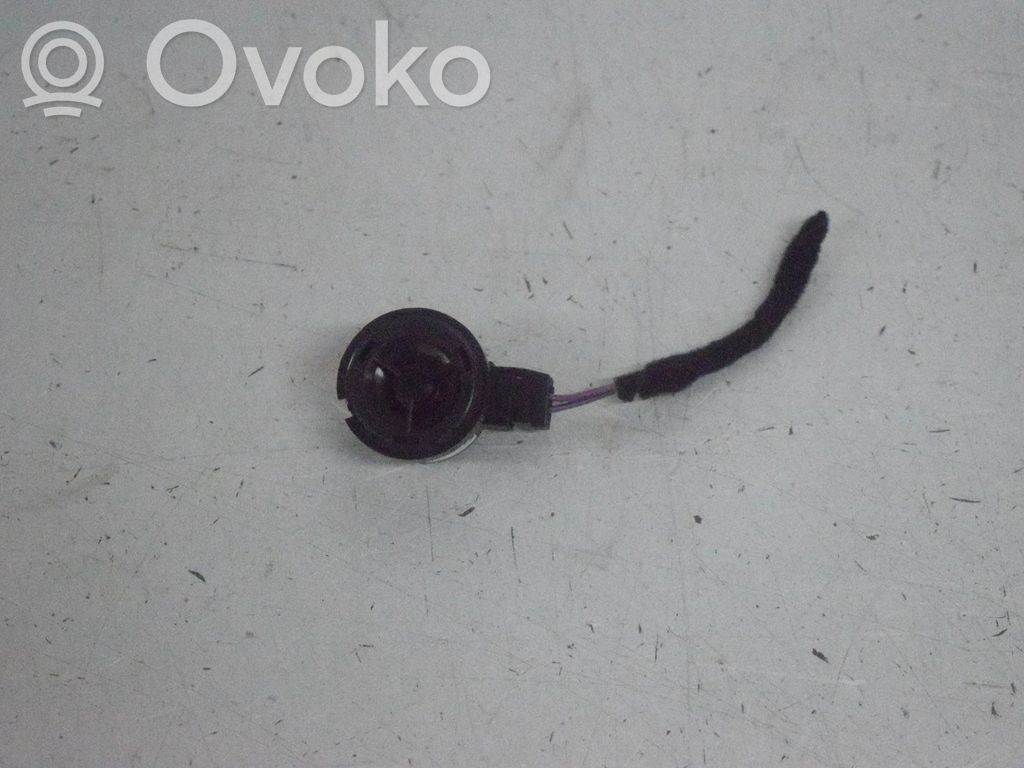 Altavoz de la puerta delantera   545286726