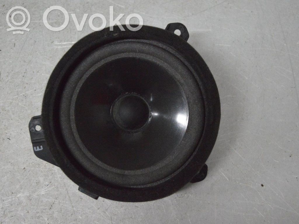 Altavoz de la puerta delantera   86301AJ000