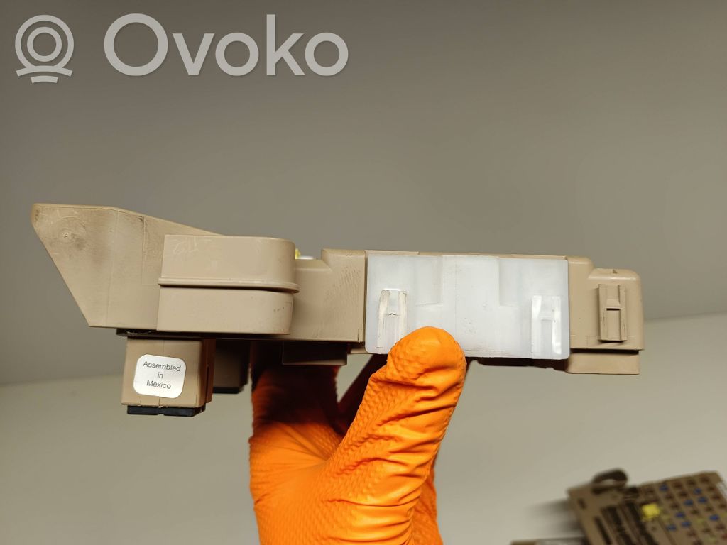Drošinātāju bloks   82201AJ00A