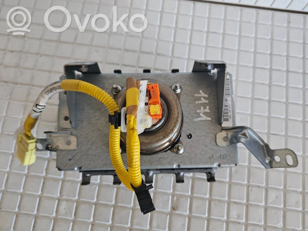 Toyota Corolla Verso E121 Keleivio oro pagalvė 
