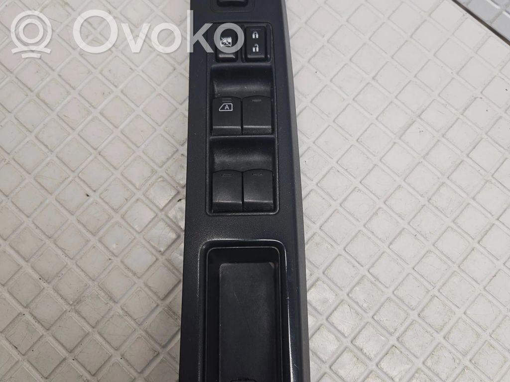 Subaru XV I Electric window control switch 