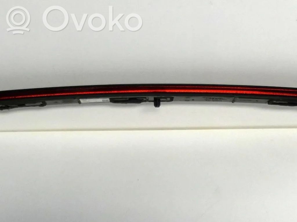 Audi e-tron Third/center stoplight 