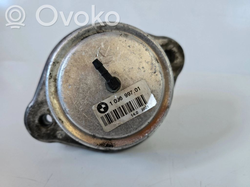 BMW X5 E53 Engine mount bracket 