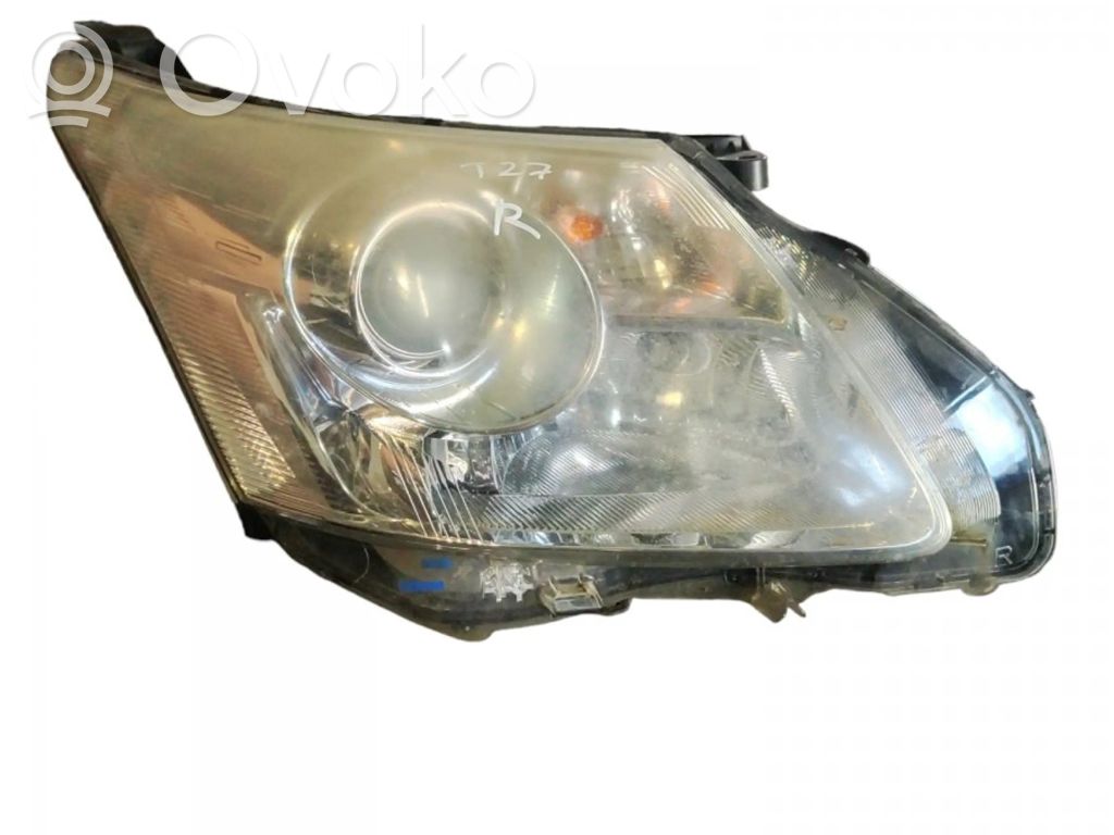 Toyota Avensis T270 Lampa przednia 