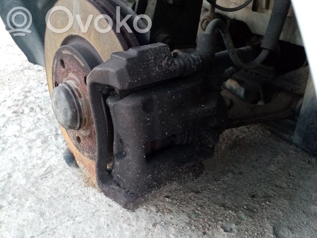 Mercedes-Benz Vaneo W414 Zacisk hamulcowy przedni 
