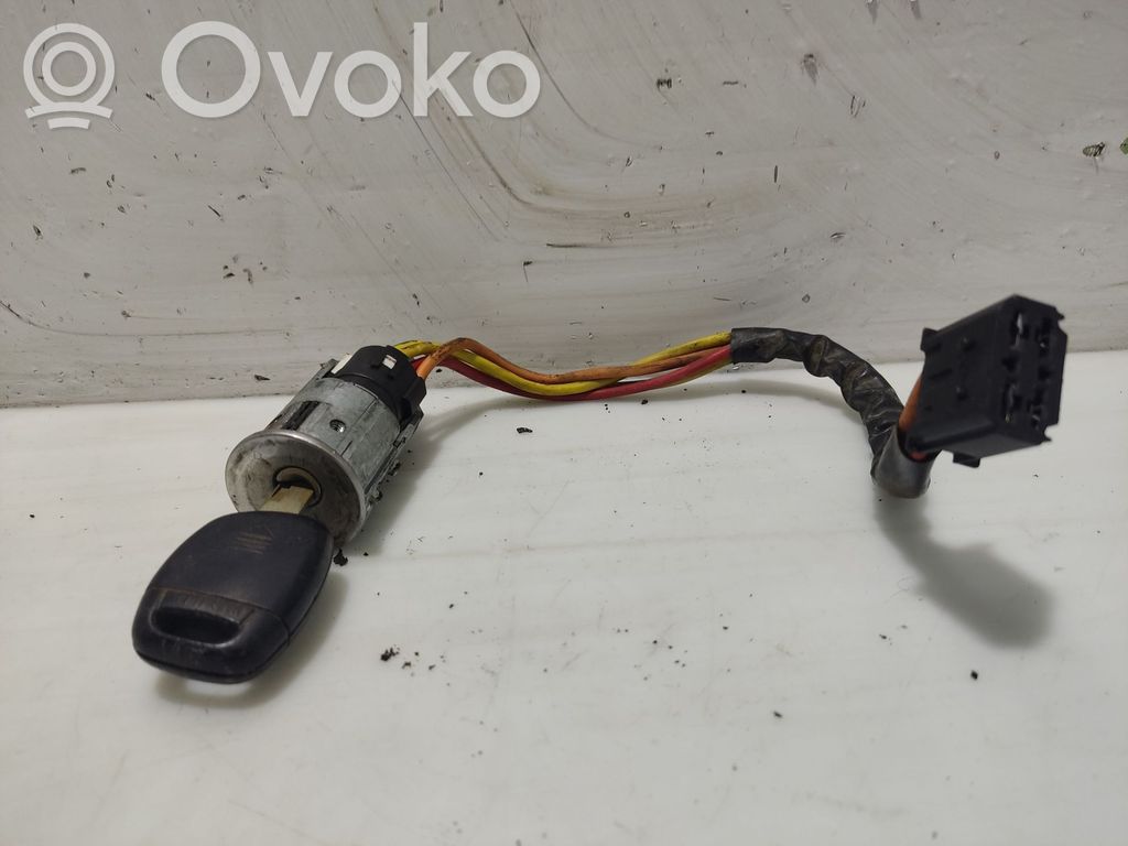 Renault Clio I Aizdedzes atslēga 