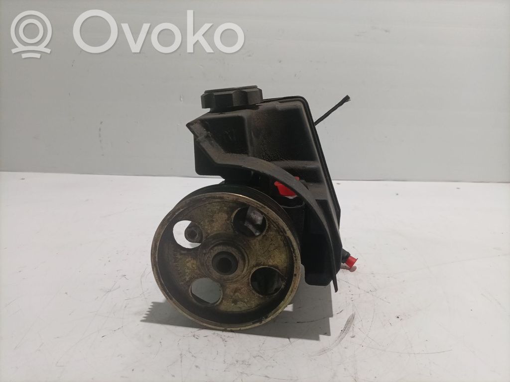 Peugeot 206 Power steering pump 