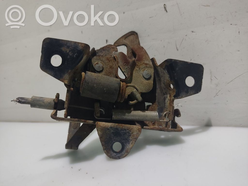 Hyundai Matrix Tie down hook / loop 