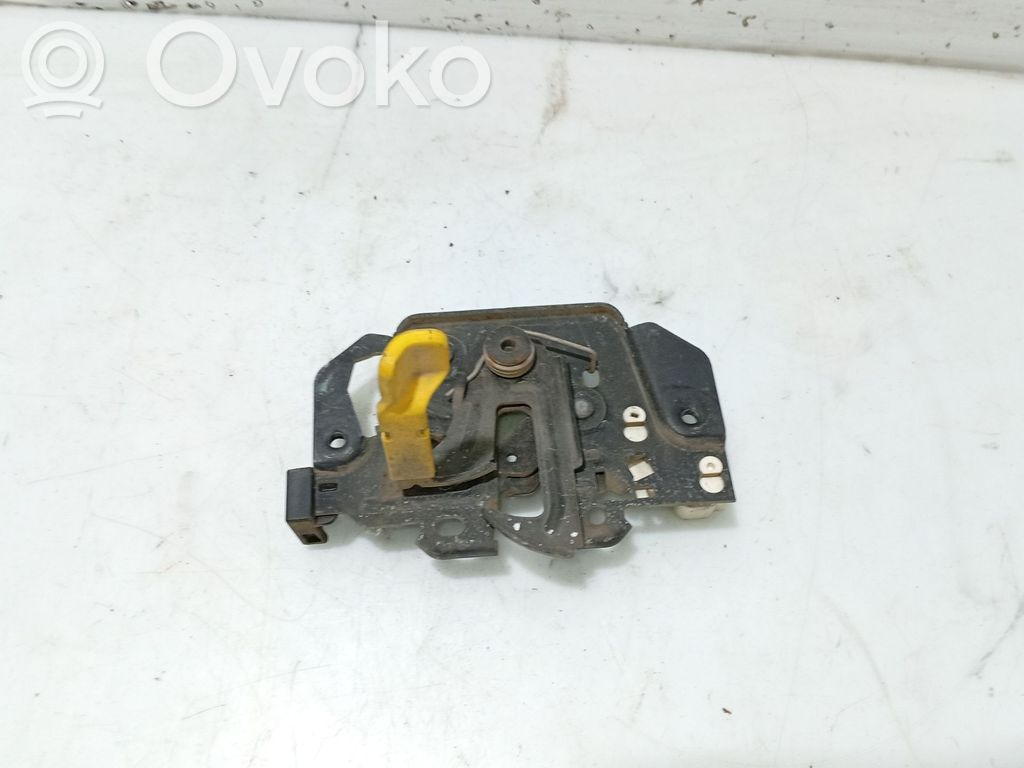 Ford Fiesta Tie down hook / loop 
