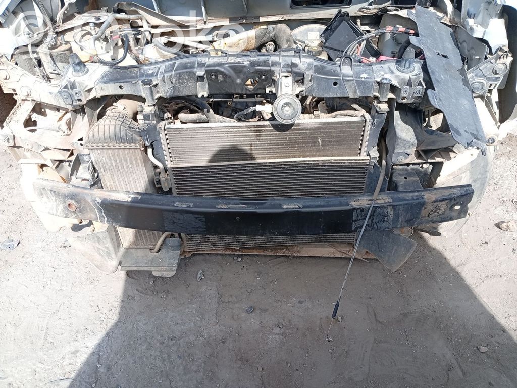 Renault Kangoo II Priekšpusē bampera sija / balka 