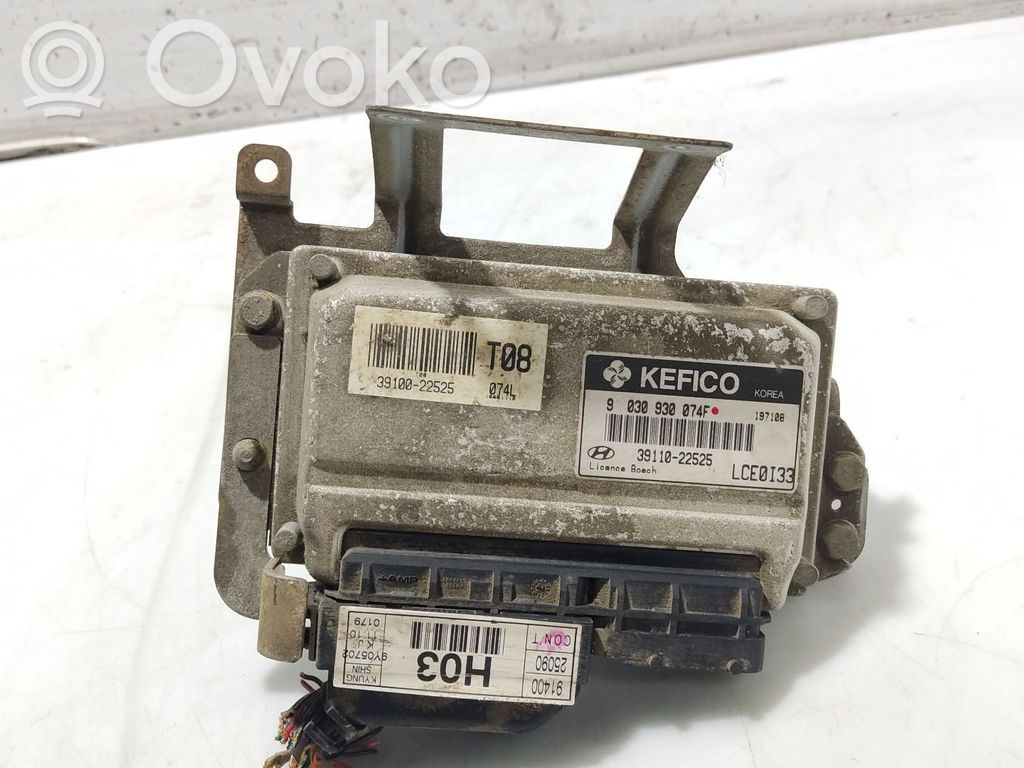 Hyundai Accent Engine control unit/module 