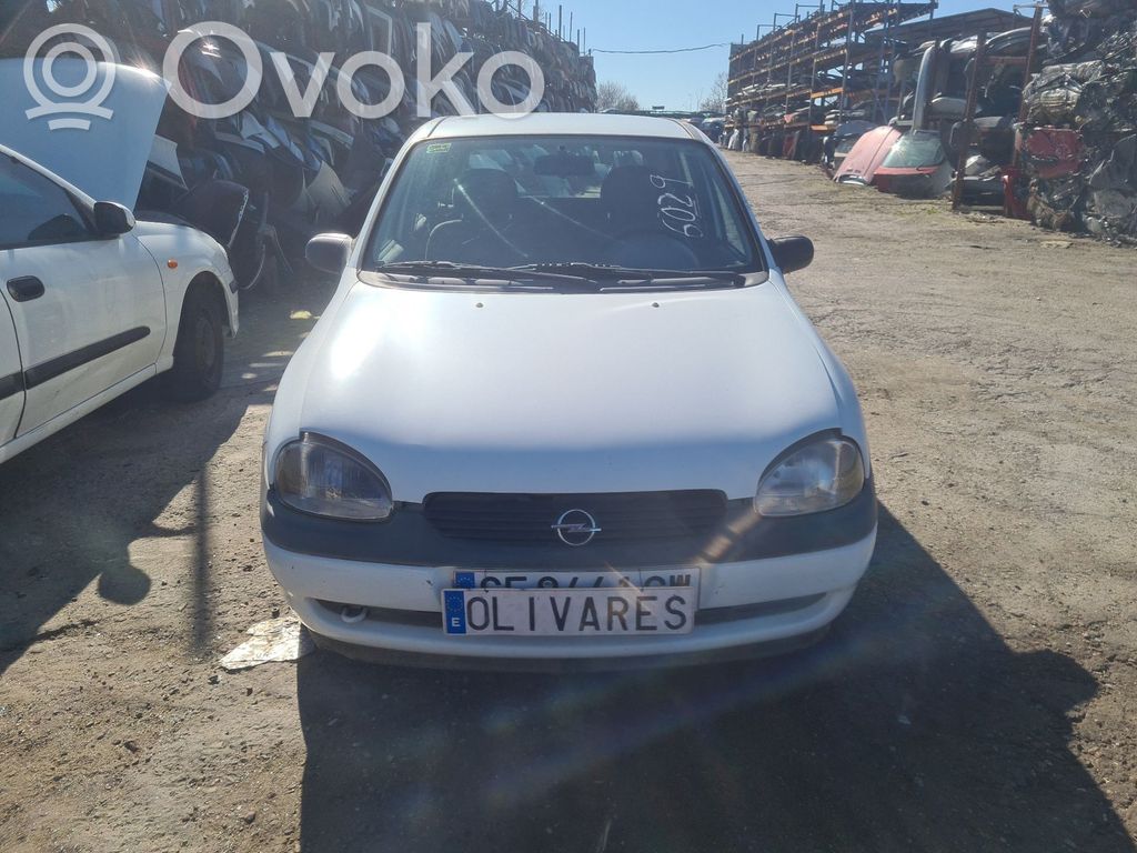 Opel Corsa B Cinturón trasero 