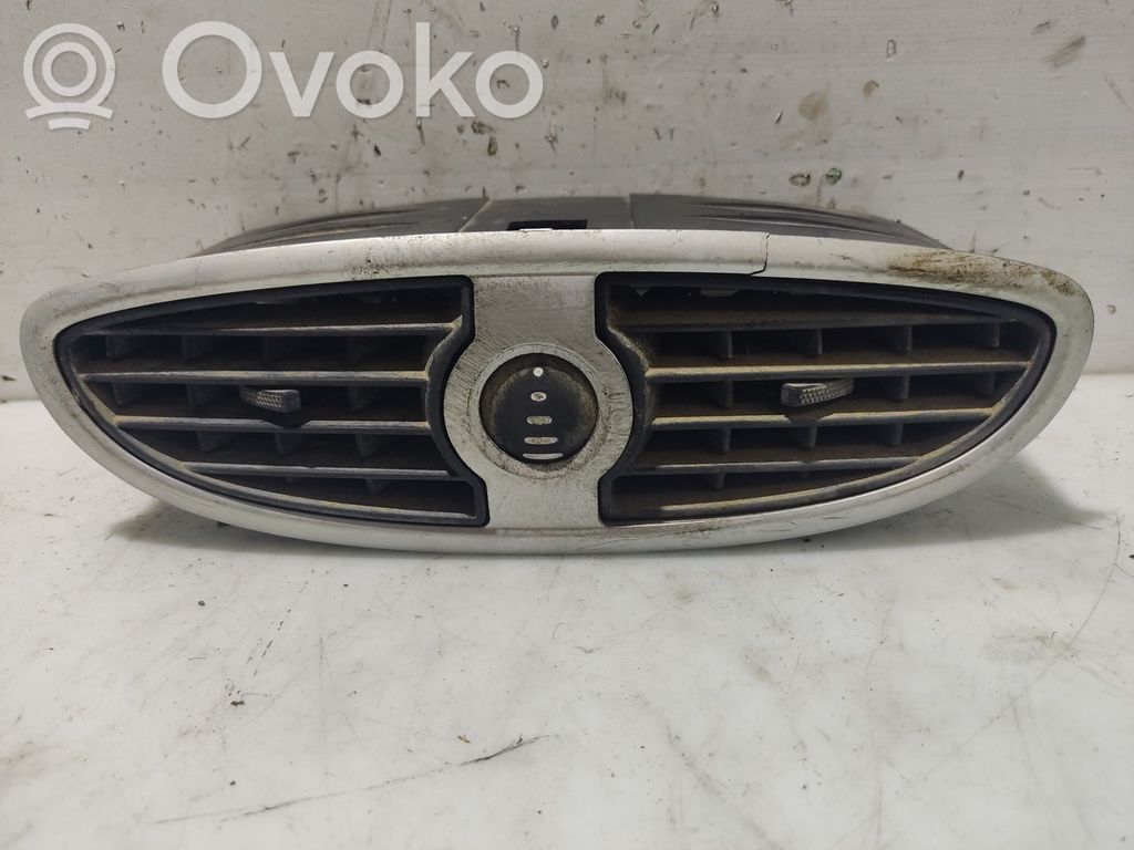 Renault Clio III Luftausströmer Lüftungsdüse Luftdüse Mitte 
