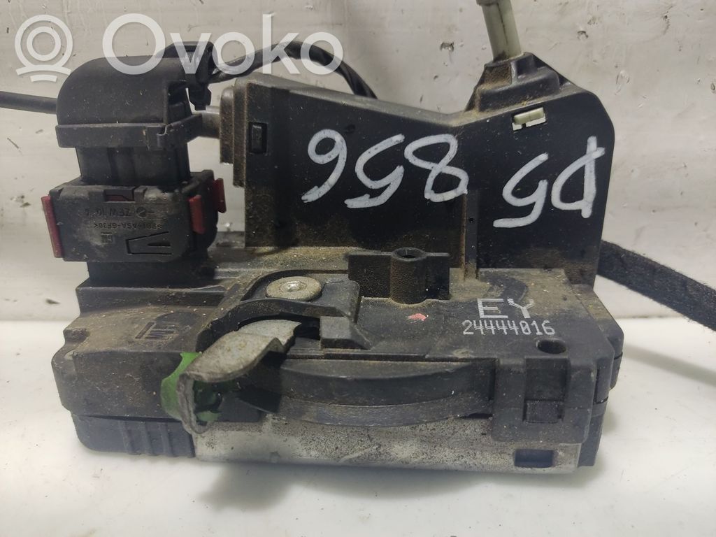 Opel Astra G Priekšpusē slēdzene 