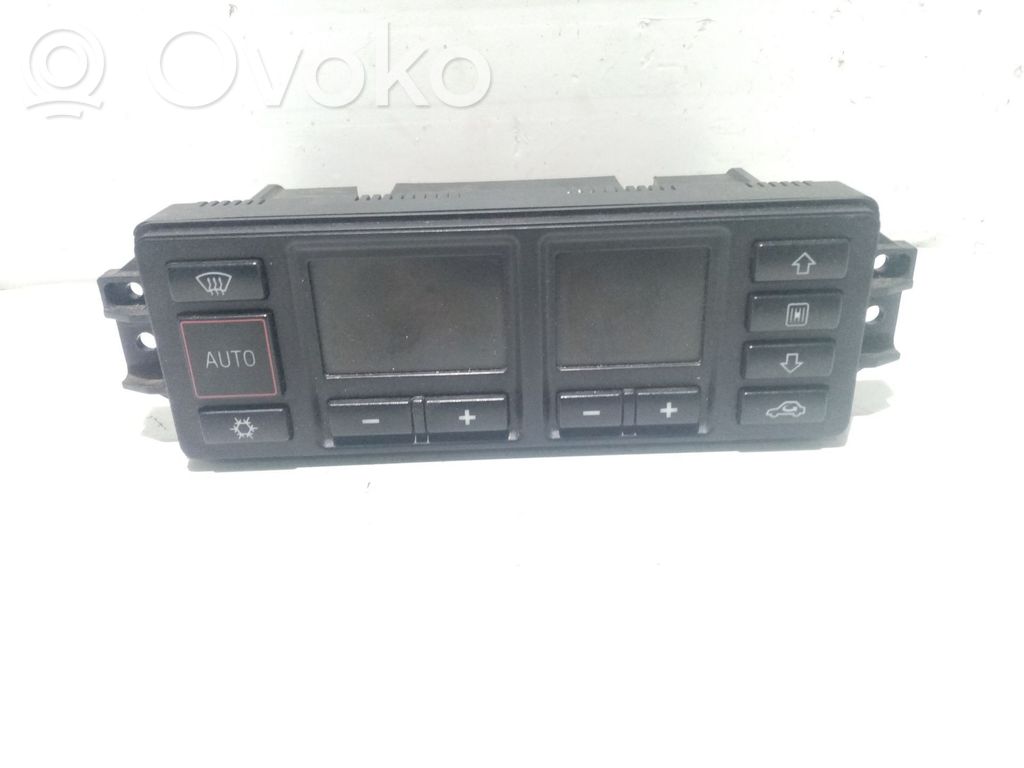 Panel klimatyzacji   5HB00760810,8L0820043M