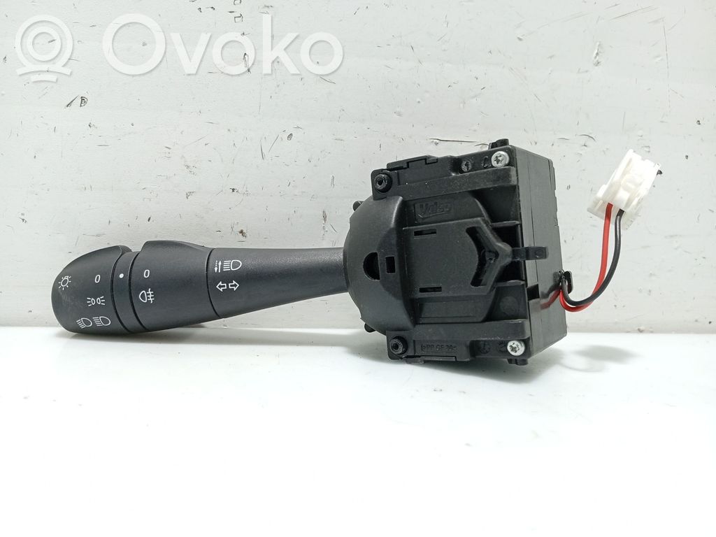 Renault Clio IV Indicator stalk 