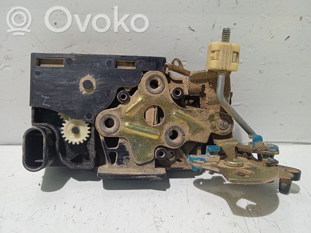 Chevrolet Aveo Front door lock 
