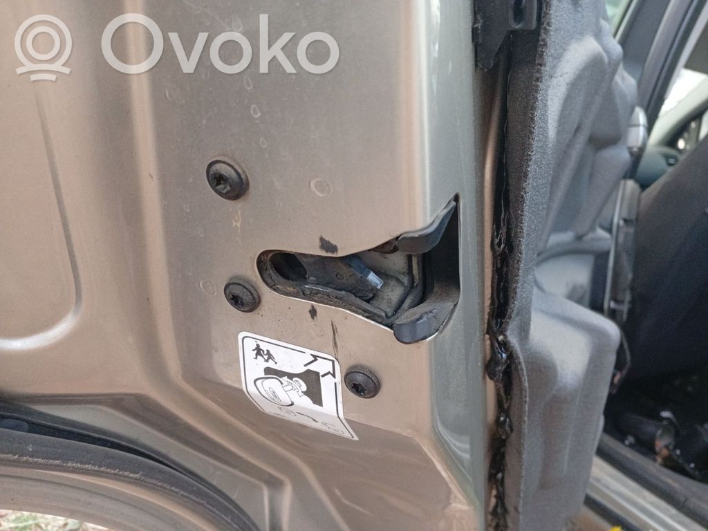 Ford Mondeo Mk III Încuietoare ușă spate 