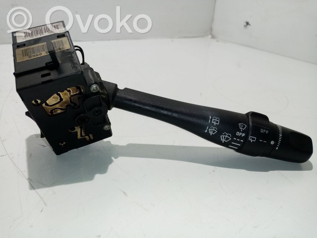 Nissan Almera N16 Pyyhkijän vipu 