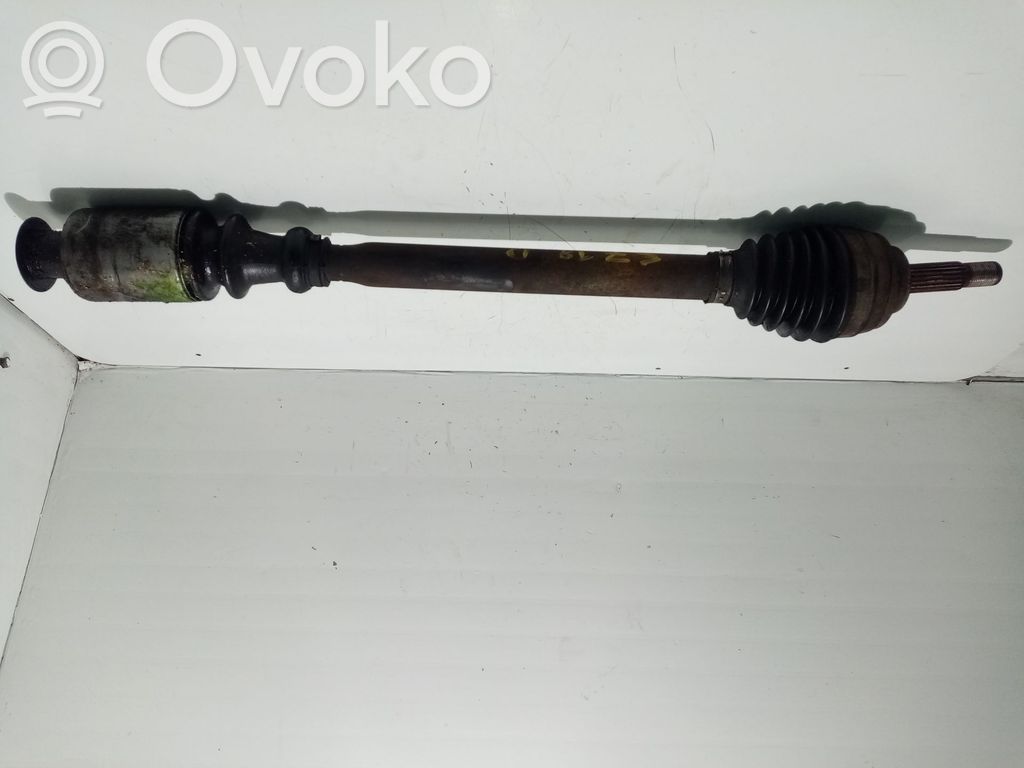 Renault Clio I Etuvetoakseli 