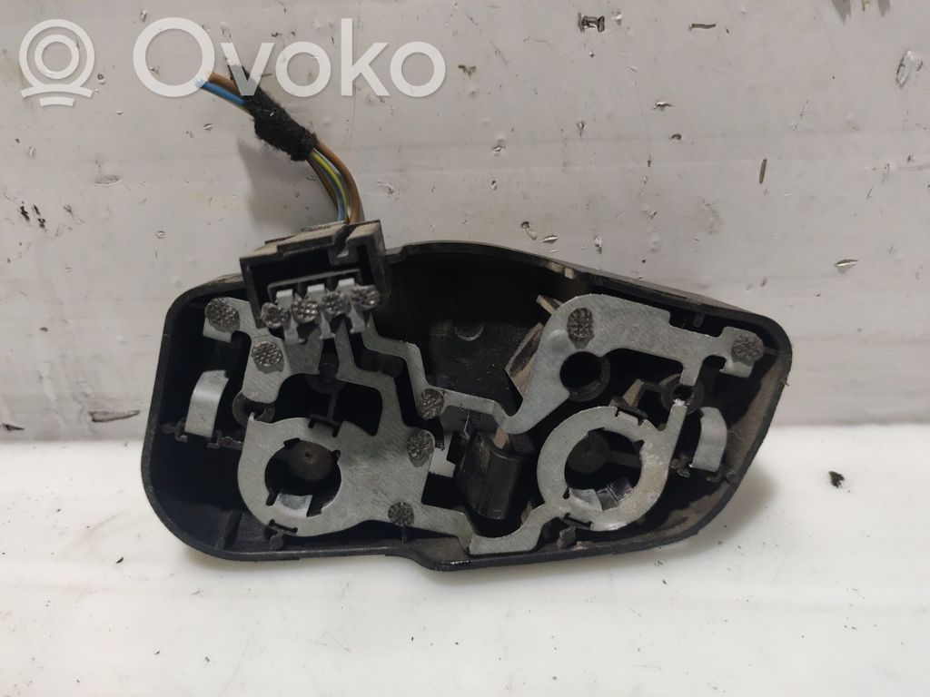 BMW 3 E36 Takavalon polttimon suojan pidike 