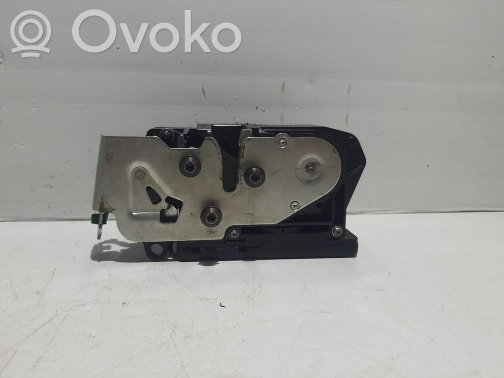KIA Carnival Spyna galinio borto 