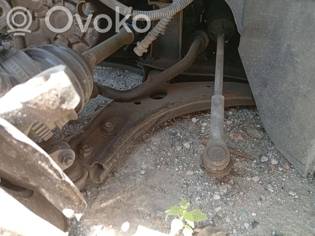 KIA Carens I Etutukivarsi