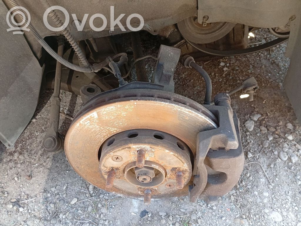 KIA Carens I Achsschenkel vorne