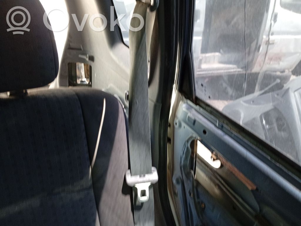 KIA Carens I Cinturón trasero 