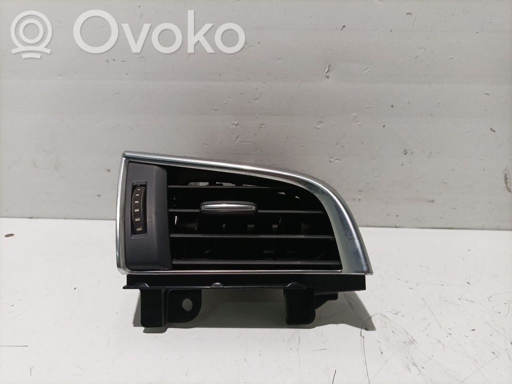 Mazda 6 Rejilla de ventilación central del panel 