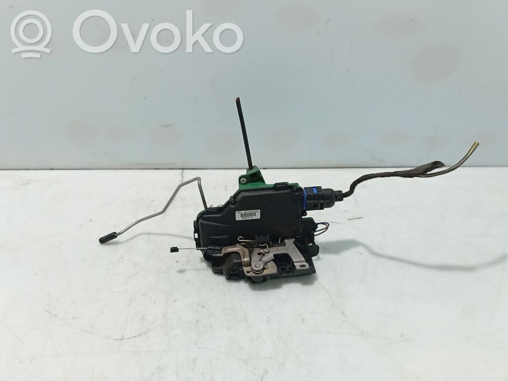 Volkswagen Polo Zamek drzwi przednich 