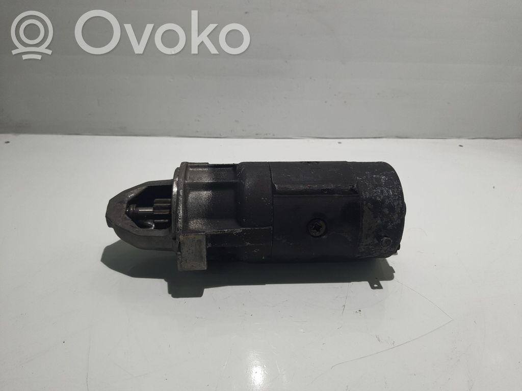Mercedes-Benz E W124 Soporte de montaje del parachoques trasero 