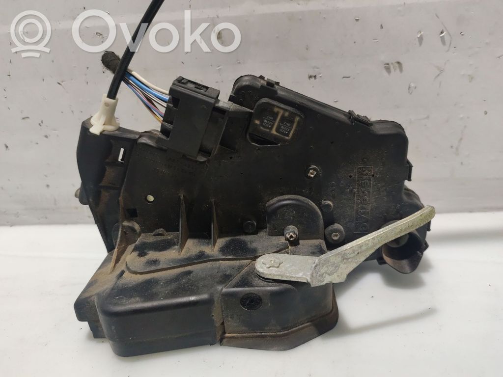 BMW 3 E36 Încuietoare ușă spate 