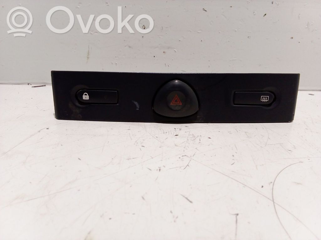 Renault Clio II Hazard light switch 