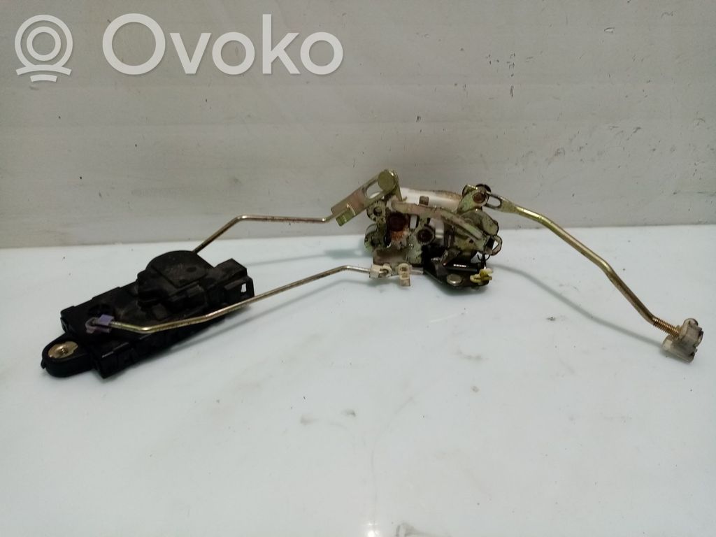 Zamek drzwi przednich   8835005101