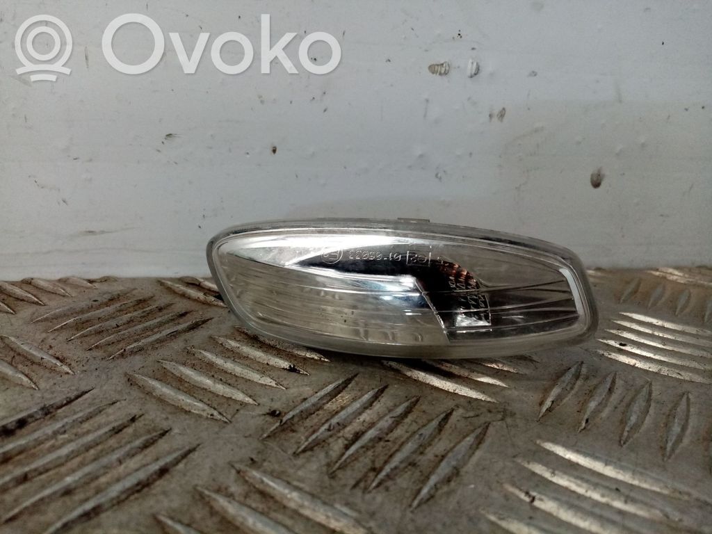 Citroen C4 Grand Picasso Front fender indicator light 