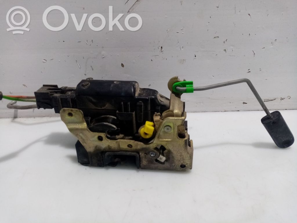 Renault Master I Front door lock 