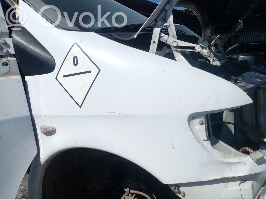 Mercedes-Benz Vito Viano W638 Błotnik przedni 